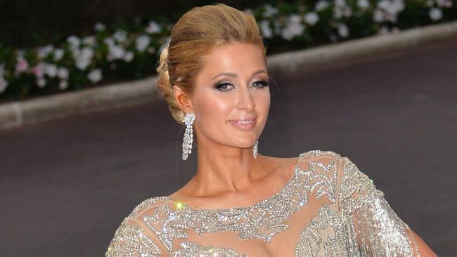 Paris Hilton – 2,5 tỷ USD &#40;khoảng 57.900 tỷ VND&#41;. Paris Hilton là một trong những người thừa kế nổi tiếng nhất thế giới khi đã quyên góp 97% tài sản thừa kế từ ông nội cho Quỹ Conrad N. Hilton vào năm 2017.