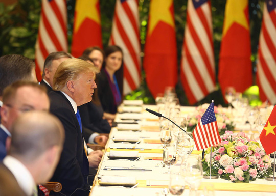 Thủ tướng Nguyễn Xuân Phúc ăn trưa và làm việc với Tổng thống Donald Trump - 7