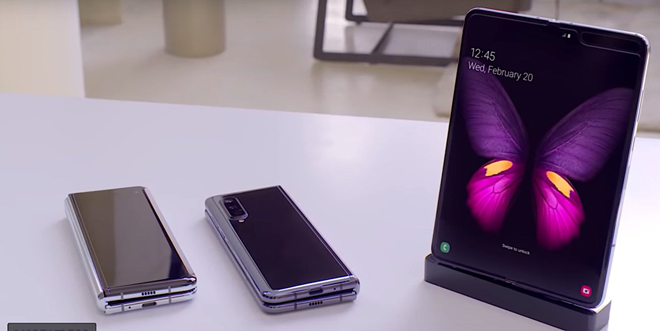 Galaxy Fold thực sự là &#34;cơn ác mộng&#34; của iPhone - 1