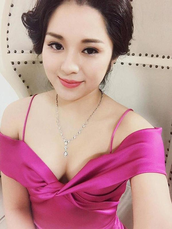 Nhan sắc của MC Diệu Linh những lúc không ghi hình ở các bản tin được khen ngợi nhờ vẻ đẹp như hot girl.