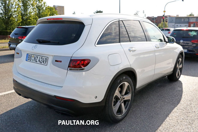 Mercedes-Benz tung teaser &#34;nhá hàng&#34; GLC Facelift 2020 mới - 9