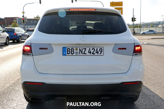 Mercedes-Benz tung teaser &#34;nhá hàng&#34; GLC Facelift 2020 mới - 10