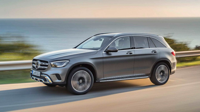 Mercedes-Benz tung teaser &#34;nhá hàng&#34; GLC Facelift 2020 mới - 1