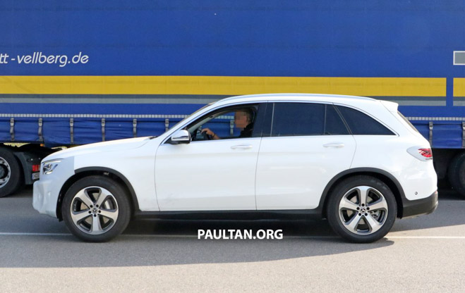 Mercedes-Benz tung teaser &#34;nhá hàng&#34; GLC Facelift 2020 mới - 5