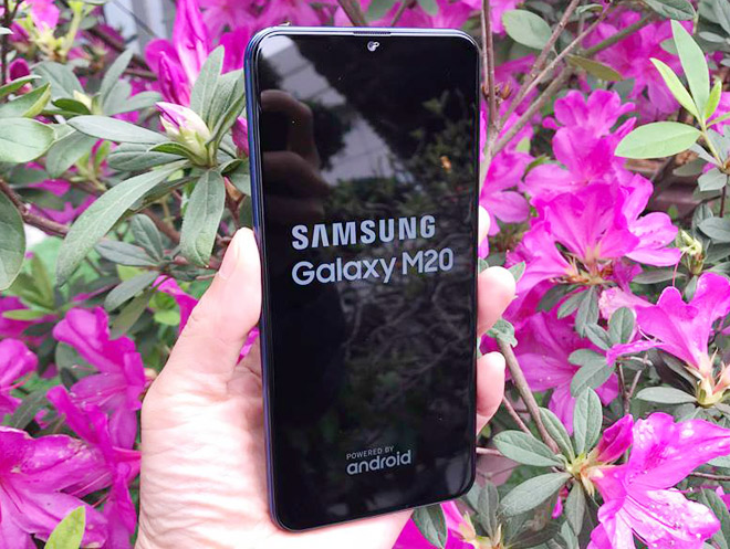 Đánh giá chi tiết Galaxy M20: Vừa rẻ vừa “ngon” - 4