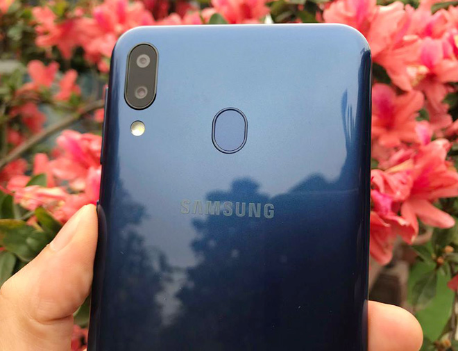 Đánh giá chi tiết Galaxy M20: Vừa rẻ vừa “ngon” - 10