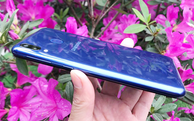 Đánh giá chi tiết Galaxy M20: Vừa rẻ vừa “ngon” - 12