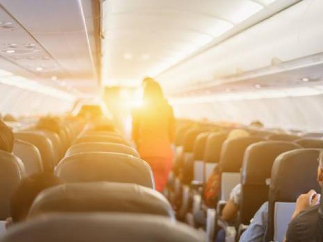 Máy bay tắt đèn, nữ hành khách New Zealand hốt hoảng vì bị sờ soạng