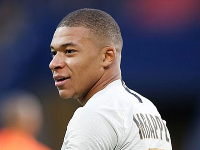 “Pele mới” Mbappe ở tuổi 20: Ronaldo & Messi thời bằng tuổi cũng ”hít khói”