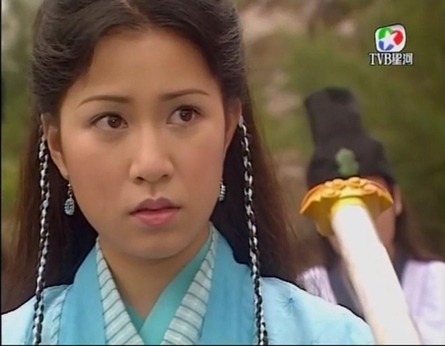 Xa Thi Mạn cũng để lại nhiều ấn tượng cho khán giả khi đảm nhận vai Chu Chỉ Nhược trong bản phim năm 2000 của TVB.