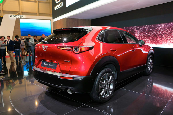 Mazda bất ngờ giới thiệu mẫu crossover CX-30 - 4