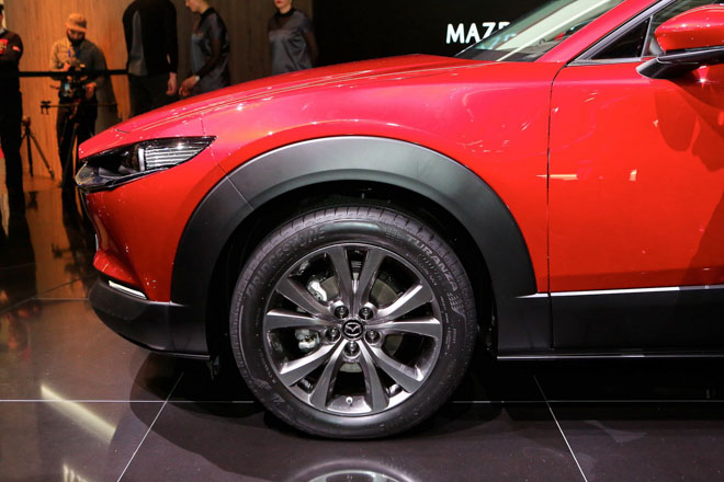 Mazda bất ngờ giới thiệu mẫu crossover CX-30 - 8