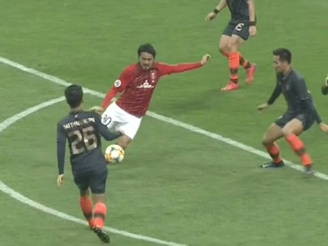 Xuân Trường chờ ra mắt cúp C1 châu Á: Buriram vất vả chống đỡ Urawa Reds