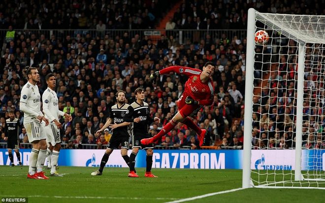 Ajax hủy diệt Bernabeu, Real thua thảm: &#34;Nhà vua&#34; băng hà trong tủi hổ - 14