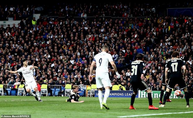 Ajax hủy diệt Bernabeu, Real thua thảm: &#34;Nhà vua&#34; băng hà trong tủi hổ - 13