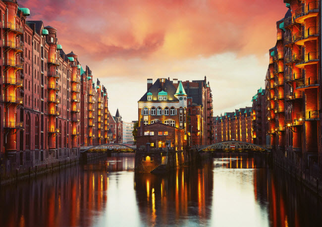 Hamburg, Đức: Thành phố này có nhiều cầu hơn London, Venice và Amsterdam cộng lại.