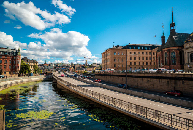 Hệ thống kênh Djurgårdsbrunnskanalen cũng được sử dụng làm tuyến đường kết nối các địa điểm du lịch nổi tiếng ở Stockholm, bao gồm bảo tàng Vasa.