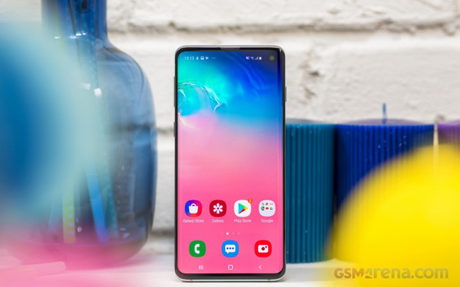 Video cận cảnh &#34;mổ xẻ&#34; Galaxy S10 - 2