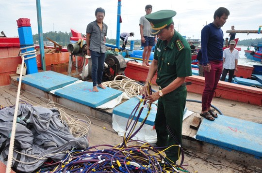 Tàu Trung Quốc đâm chìm tàu cá Việt Nam ở Hoàng Sa - 1