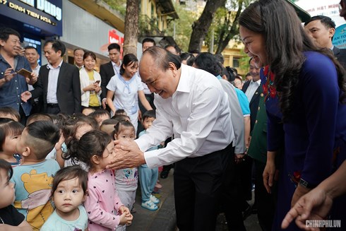 Thủ tướng đau lòng trước các vụ xâm hại phụ nữ, trẻ em - 1