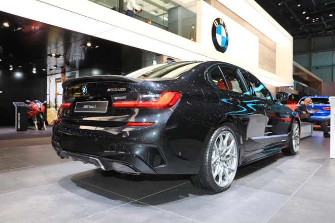 BMW giới thiệu sedan hiệu suất cao M340i tại GMS 2019 - 12