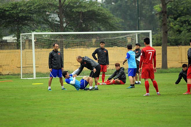 &#34;Nhậm chức&#34; đội trưởng U23 Việt Nam, Quang Hải nói gì ngày 8/3 ý nghĩa? - 3