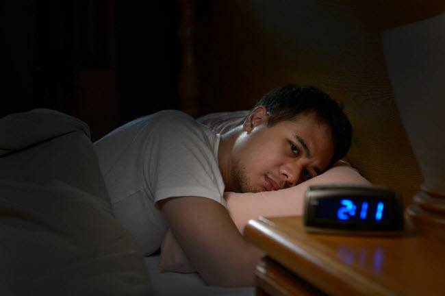 Mất ngủ: Thiếu ngủ là yếu tố ảnh hưởng nhiều nhất tới quá trình trao đổi chất của cơ thể, vì nó có thể làm giảm khả năng kiểm soát sự thèm ăn, khiến cơ thể đốt cháy ít calo hơn và tăng nồng độ cortisol.