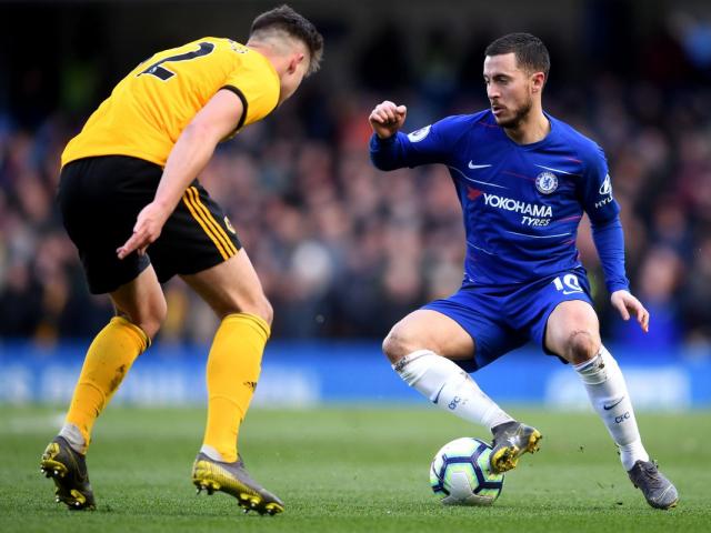 Chelsea thoát thua áp sát MU: Sarri phát cáu vì điều gì?