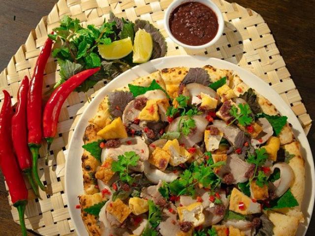 Kỳ lạ với món ”Pizza bún đậu mắm tôm”