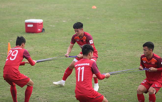 U23 Việt Nam &#34;nếm mùi đau khổ&#34; với bài tập thể lực của thầy Park - 8