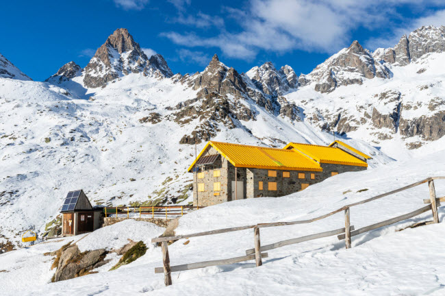 Locana, Italia: Ngôi làng nhỏ nằm tại khu vực Piedmont ở tây bắc Italia, giáp biên giới với Pháp và Thụy Sĩ. Nếu bạn chuyển tới đây cùng với gia đình, bạn sẽ nhận được 10.000 USD trong 3 năm. Nhưng bạn phải có con và mức lương tối thiểu 7.000 USD/năm.