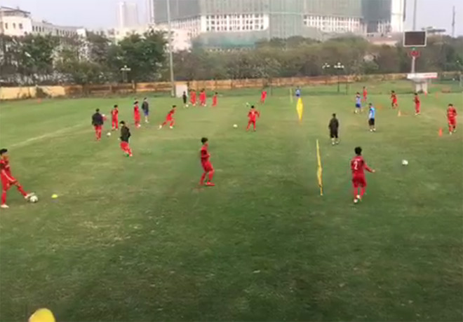 U23 Việt Nam tập đấu Thái Lan: Thầy Park đòi hỏi cực cao, chuyền chạy chóng mặt - 1