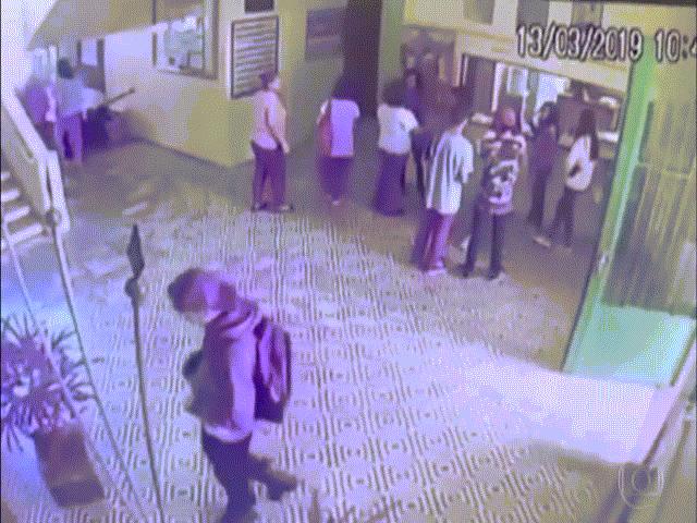 Brazil: Hãi hùng cảnh cựu học sinh xả súng trong trường khiến 27 người thương vong
