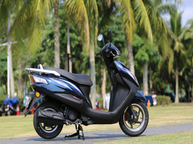 Cận cảnh xe ga 2019 Honda Cruising đẹp không kém LEAD