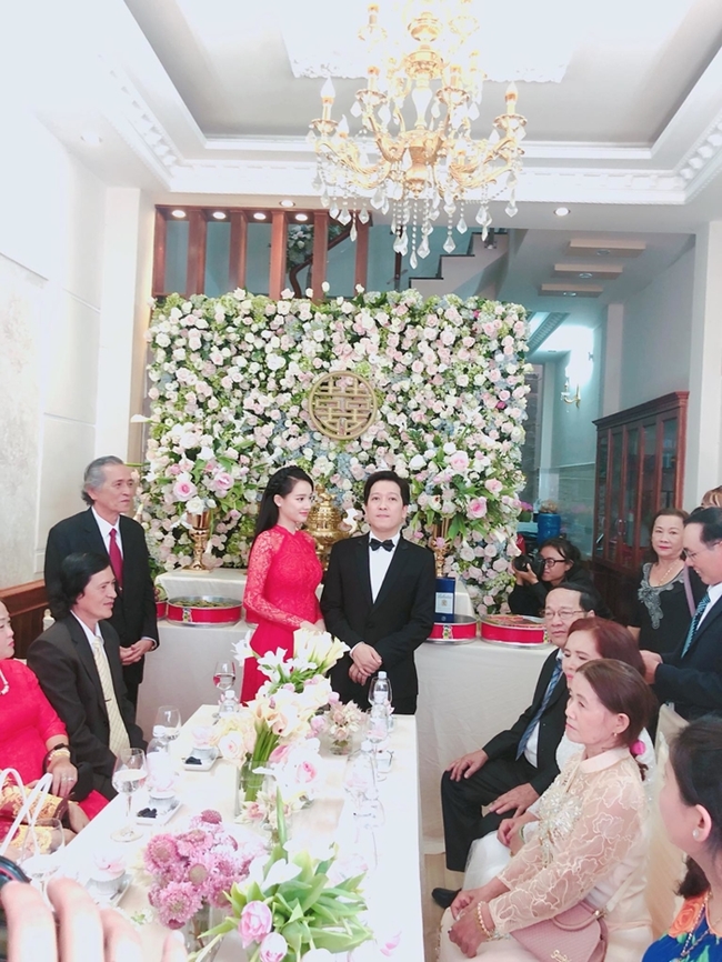 Không gian nhà của Nhã Phương trong ngày cưới của người đẹp. Được biết, gia đình nữ diễn viên 9X đã chuyển về sống tại quận Tân Bình, Tp.HCM.