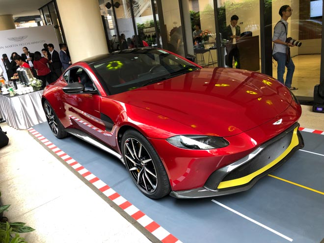 Aston Martin khai trương showroom đầu tiên tại Việt Nam với sự hiện diện của bộ đôi DB11 và New Vantage - 8