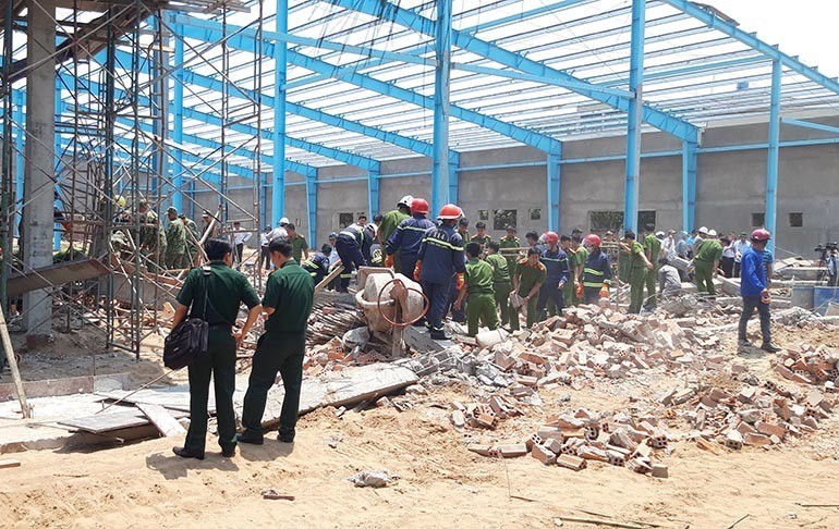 Nóng trong tuần: Dàn hàng ngang chụp ảnh trên cao tốc, Khá “Bảnh” bị yêu cầu lên Hà Nội xử phạt - 5