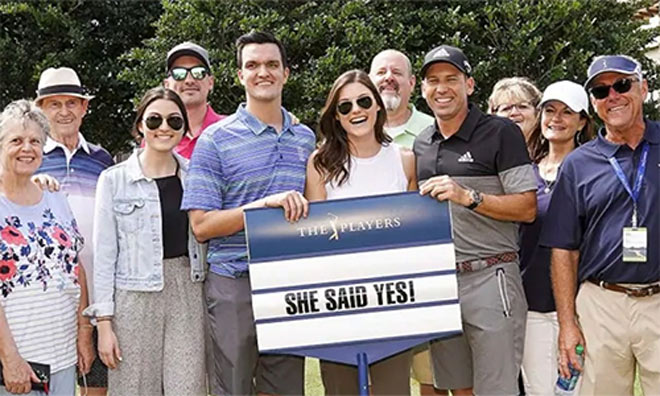 Golf 24/7: Siêu sao từng tới Việt Nam &#34;hạ gục&#34; CĐV xinh đẹp khi đang thi đấu - 1