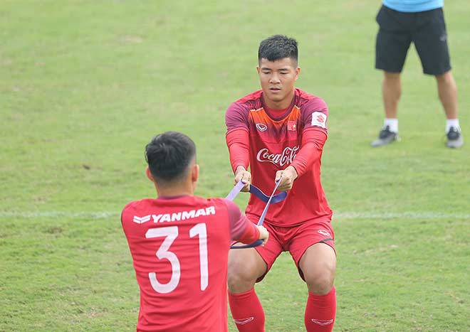 Tranh cãi Hà Đức Chinh: Thay đổi thế nào để là tiền đạo số 1 U23 Việt Nam? - 1