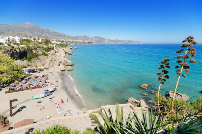 Costa del Sol, Tây Ban Nha (67,62 USD): Costa del Sol là một khu vực ở phía nam của Tây Ban Nha, trong cộng đồng tự trị Andalusia, bao gồm các thị trấn ven biển và cộng đồng dọc theo bờ biển của tỉnh Málaga.