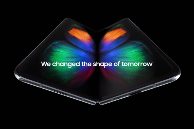 NÓNG: Rò rỉ video trên tay Galaxy Fold từ Việt Nam - 1