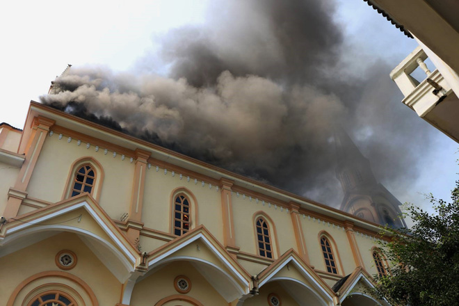 Cháy lớn ở nhà thờ, toàn bộ tài sản bị thiêu rụi - 1
