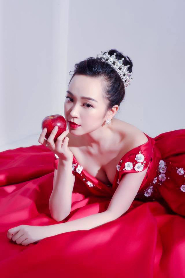 Kim Oanh tiết lộ giọng nhân vật là giọng thật ngoài đời của cô. Chính giọng nói Quảng Trị đặc trưng đó đã tạo nên một vai diễn đáng nhớ với Kim Oanh.