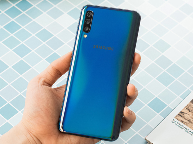 Đánh giá nhanh Galaxy A50: Màn hình đẹp, 3 camera sau nổi bật - 6