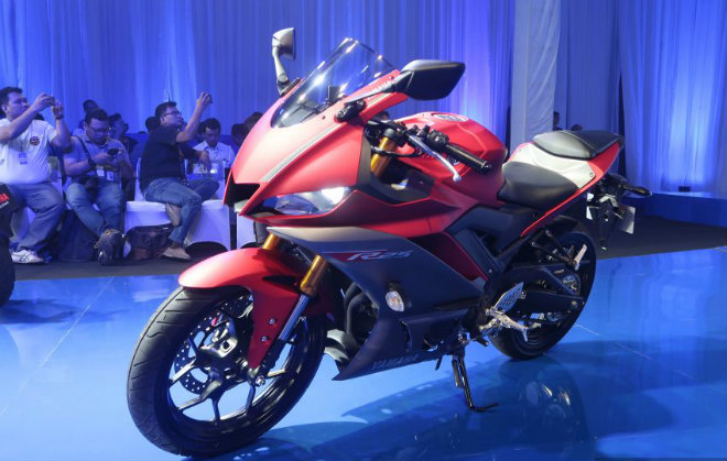 2019 Yamaha YZF-R25 chốt giá bán, hút dân tập chơi - 1