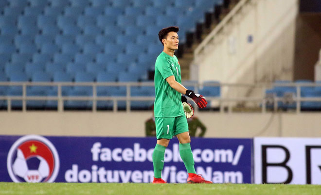 U23 VN thắng Brunei 6-0: Thủ môn Bùi Tiến Dũng như &#34;tập thể dục&#34; trên sân - 10