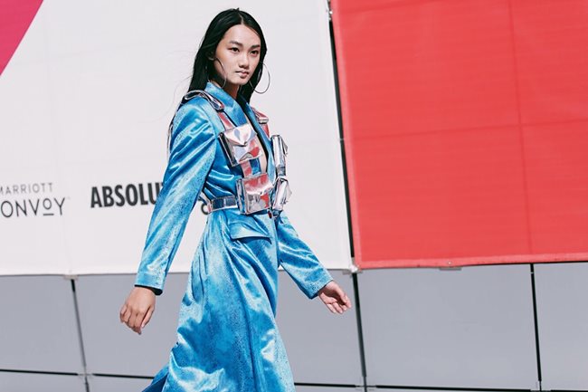 2 nàng Á quân The Face lọt mắt xanh tạp chí Vogue ngày 2 tại Seoul Fashion Week - 6