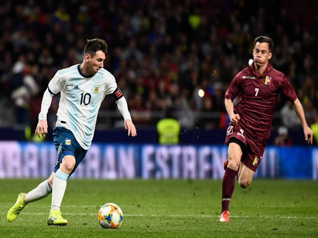 Argentina - Venezuela: Messi nỗ lực & cái kết bàng hoàng