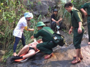 Tin tức trong ngày - Clip: Cứu du khách Anh gặp nạn khi leo thác trên đèo Hải Vân