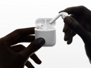 Thời trang Hi-tech - Tai nghe AirPods 2019 khác gì so với bản gốc?